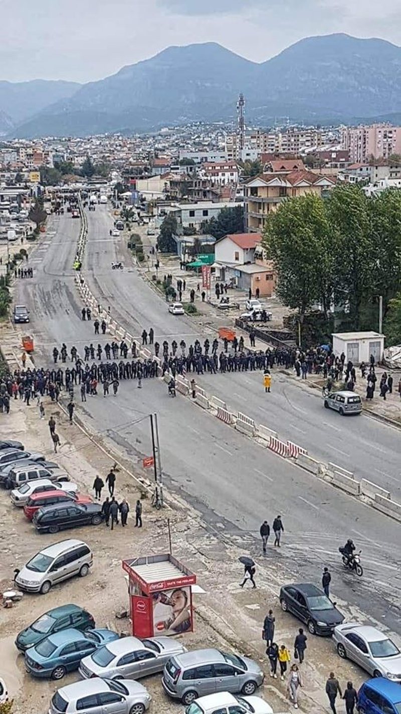 U arrestuan tek TEG-u/ Pedagogu Ervin Goci thirrje për solidarizim me