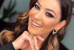 Delinda Disha thumbon Farage: Në Shqipëri do ndihesh Zot