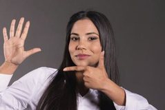 Rama: Ina Majko, zëri i komunitetit rom në qeveri, e para në