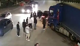 Pamjet e reja/ Momenti kur Bledjon Nallbati godet shoferin e kamionit në sy