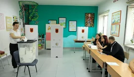 Dalin exit poll-et e para, pak minuta pas mbylljes së votimeve!