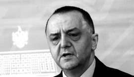 “Si s’u morëm njëherë vesh, mor burrë" - Si
