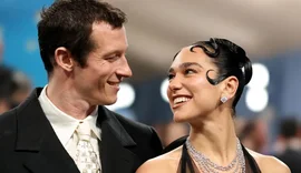 Dua Lipa konfirmon fejesën me aktorin Callum Turner: Është