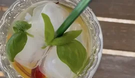 7 pije të ftohta që të shpëtojnë nga vapa e korrikut!