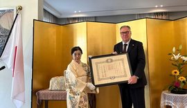 Gjergji Teneqexhiut, ish-ambasadorit tonë në Japoni, i jepet dekorata