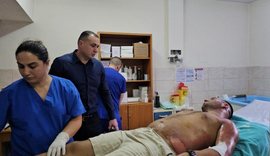 U dogj nga flakët gjatë aksionit për shuarjen e zjarrit. Ja si