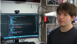 Aleksandër Xhuvani, 16-vjeçari që po i jep drejtim të ri