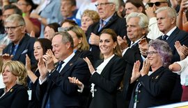 Foto/ Kate Middleton surprizon, nga bionde, përsëri brune klasike