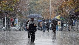 Vjen vala e acarit! Stuhi dhe reshje të forta në gjithë vendin!