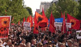 Protesta për ish-krerët e UÇK në Tiranë/ Kryeministri