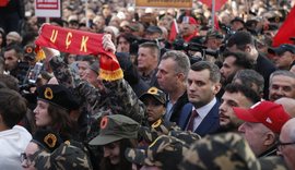 The Telegraph: Mijëra njerëz protestuan kundër gjykatës