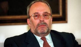 Diferenca e Fatos Nanos me të tjerët ishte se ai dinte të ikte!