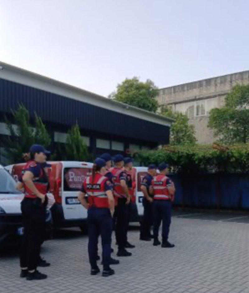 Policia rrethon News24, kompania e armëve kërkon lirimin e
