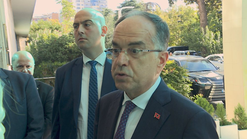 Bajram Begaj nxjerr dhëmbët, Presidenti i shpall luftë