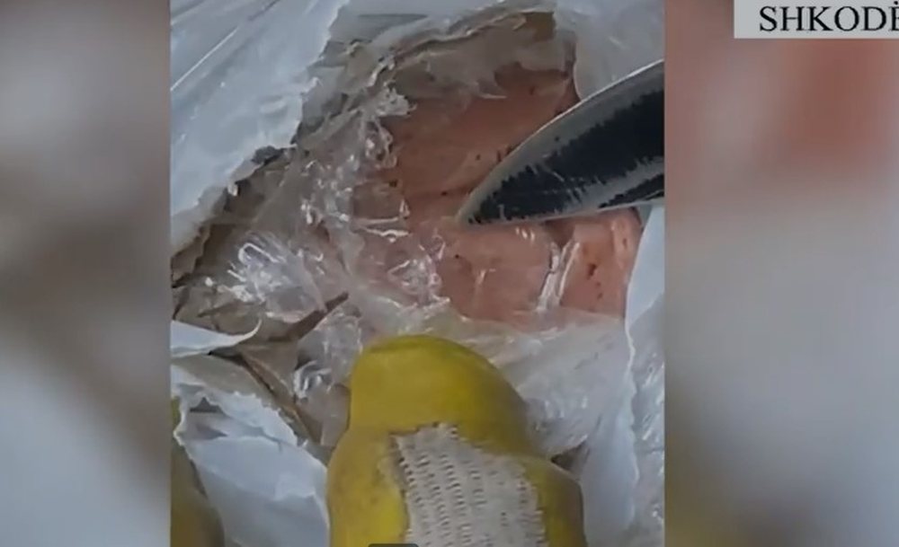 Zbulohet punishtja e drogës, eksplozivë e armë zjarri në