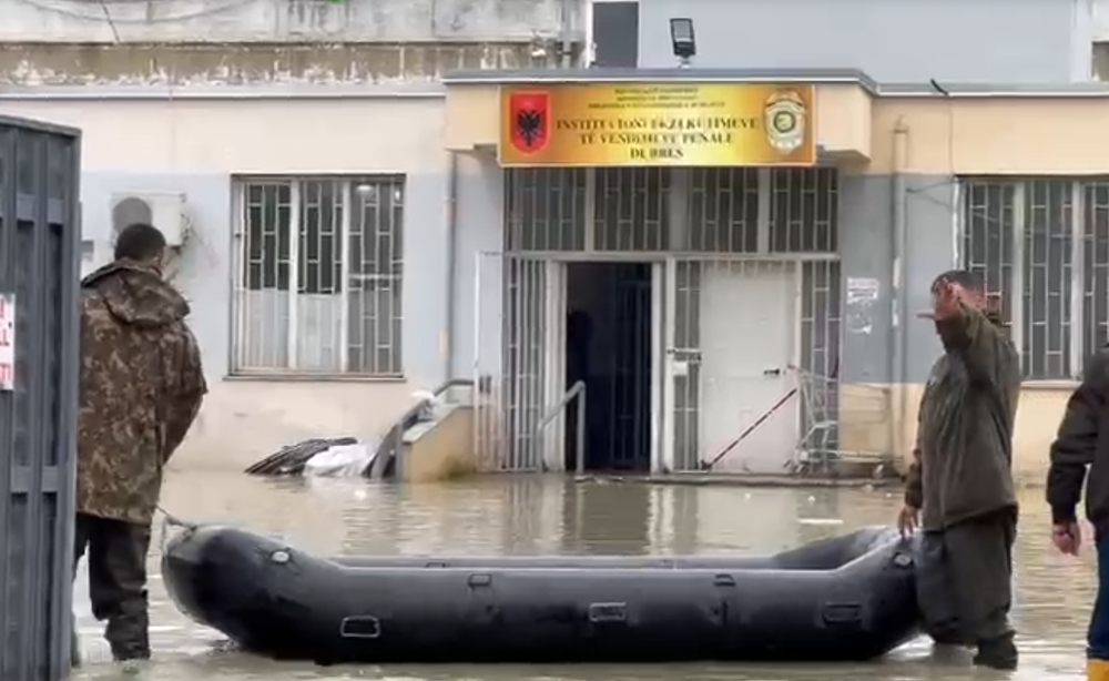 Sh&euml;rbim me gomone n&euml; burgun e Durr&euml;sit, kati i par&euml; n&euml;n