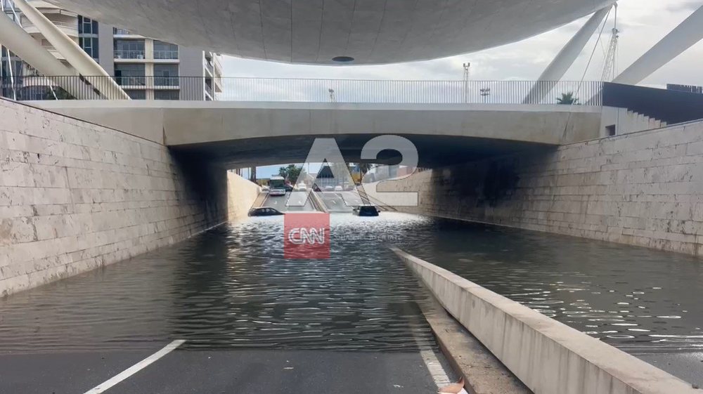Moti i keq në Durrës, përmbytet Veliera