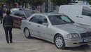 Përplasen dy automjete në qendër të Fierit, aksidentohet këmbësorja