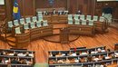 Nis me vonesë seanca e Kuvendit në Kosovë, a do të sigurojë Kurti votat e nev...