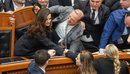 Kaosi në Parlament, PS kërkon përjashtimin e 29 deputetëve të opozitës