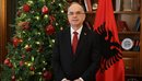 Presidenti Begaj uron shqiptarët për Vitin e Ri: Familja i jep forcë shoqëris...