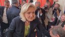 E dënuar për përvetësim fondesh, jeta politike e Marine Le Pen varet nga vend...