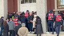 Protestën e shuan policia, përplasje me banorët në dyert e Këshillit Bashkiak...