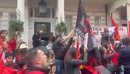 Kundër projektit në Zvërnec, shqiptarët në Britaninë e Madhe në ditën e dytë ...