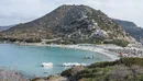 Plazhi i famshëm ndalon çadrat për vizitorët nga 10 deri në 65 vjeç