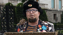 Artisti rus dhe kritiku i Putinit qëllohet për vdekje në Poloni