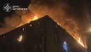 Valë sulmesh në Ukrainë, 4 viktima nga bombat ruse, digjen shtëpi e qendra tr...