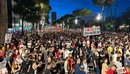 Ndryshon itinerari i protestës, qytetarët i drejtohen Kuvendit gjatë seancës ...