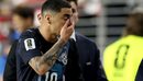 Mbuloi gojën teksa fliste, Miguel Almirón, futbollisti i parë që ndëshkohet m...