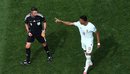 “Diktatori” Mbappe, “urdhëron” arbitrin t’i japë shiritin e kapitenit shokut ...