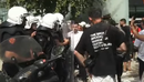 Përplasje mes protestuesve dhe policisë, kaos para Parlamentit