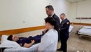 Lamallari e Hita vizitojnë policët e plagosur: Akt kriminal, vandalët janë id...