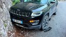 Incident në rrugën e Dukagjinit, gurët bien mbi makinën e turistëve