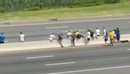 Tifozët e Argjentinës rrezikojnë jetën në autostradë për të parë ndeshjen...