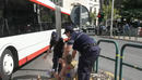 “Fikni makinat”, protestuesit bllokojnë qarkullimin te Rruga e Elbasanit, pol...