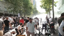 Përshkallëzohet protesta, policia hedh gaz lotsjellës dhe ujë në drejtim të t...