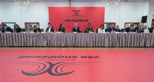 “Duhet zgjidhje për Shqipërinë”, Berisha mbledh aleatët dhe shoqërinë civile, s’ka datë për protestë