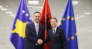 Ferit Hoxha takohet sot me Albin Kurtin dhe drejtues të partive në Kosovë, vizitë edhe në bazën e KFOR-it
