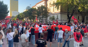 “Bulevardi është mbushur”, gazetarja zbulon kërkesat e protestuesve: Qeveri kujdestare me intelektualë deri në zgjedhje