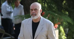 Protesta hyn në ditën e 25-të, Edi Rama mbledh në seli drejtuesit politik të PS 