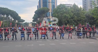  Ndeshja Shqipëri-Izrael, policia vendos gardh metalik te ura e Lanës