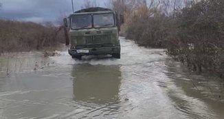 Probleme edhe në veri, disa fshatra mbeten të izoluar. Pezullohet mësimi