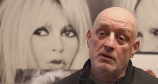 Koleksionisti francez që mblodhi mbi 200 mijë sende, veshje dhe objekte të Brigitte Bardot