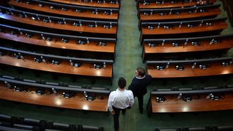 Një miliard euro për Kosovën po presin një “po” nga deputetët