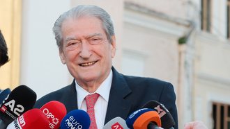 Berisha: Investitori i vetëm i huaj në Zvërnec dhe atë doni ta largoni