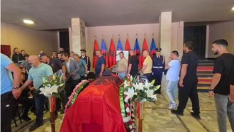 Homazhe në Pogradec për policin e vrarë në krye të detyrës, Enea Mekolli do të prehet në vendlindje